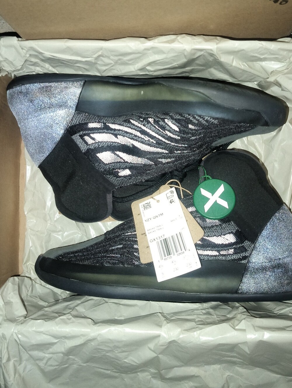 Adidas Yeezy QNTM Onyx Size 5M Black and Silver Slip-On Knit Sneakers Brand New